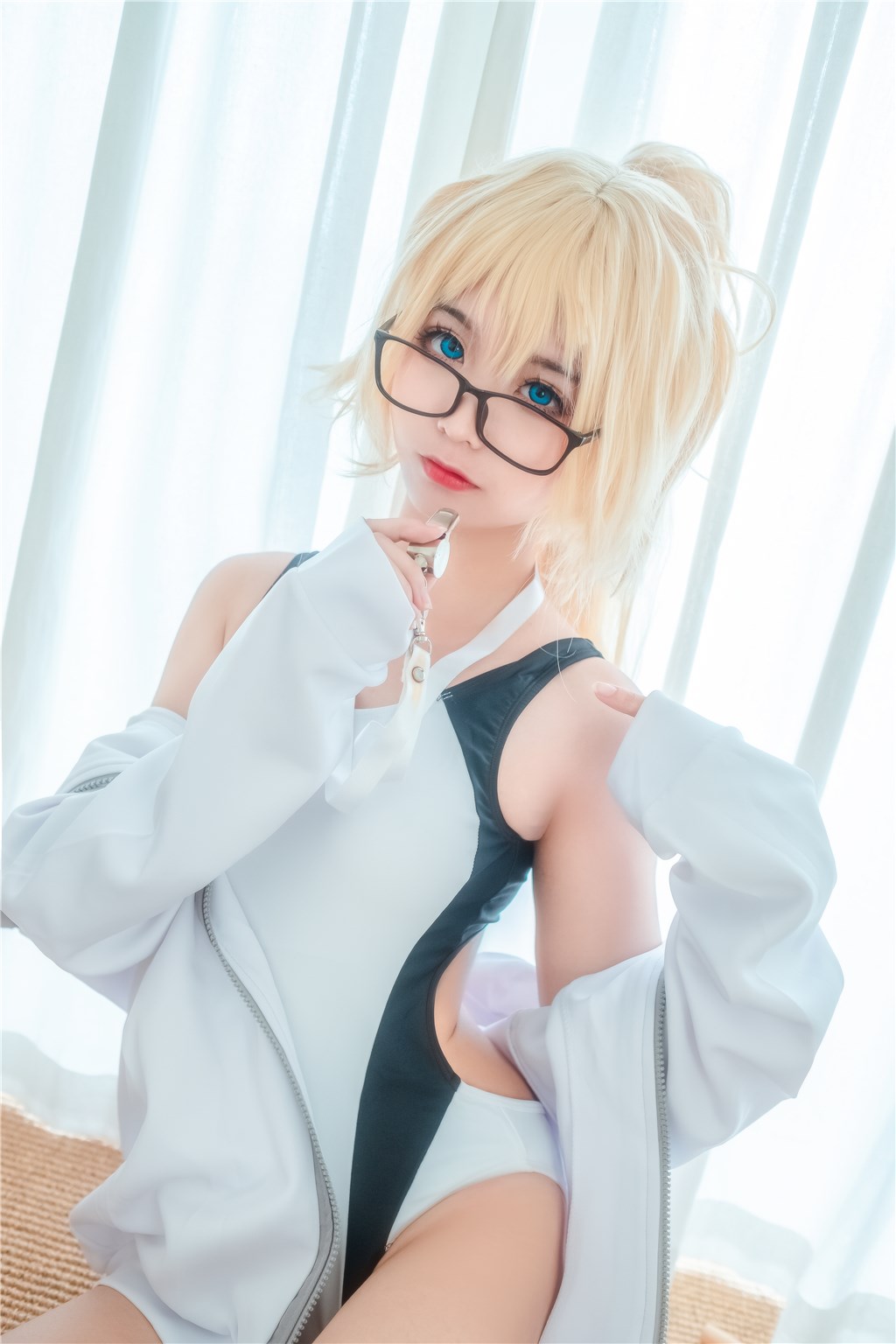 吃瓜网夜欲情报:当黑料在暗夜中散发出撩人气息,点燃一段禁忌情缘