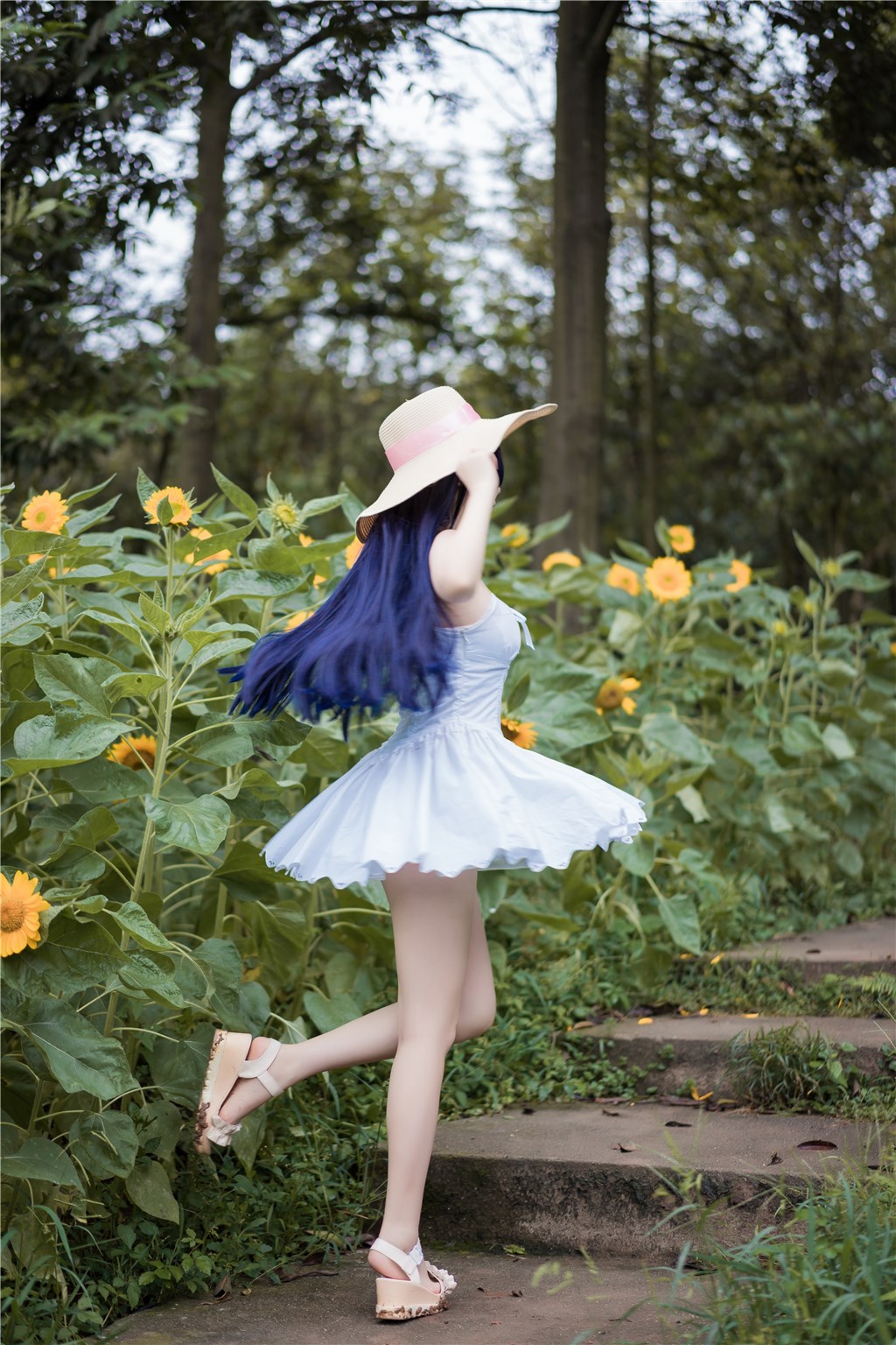 禁忌风暴纪:知名导演与秘密情人私下密会,黑料内幕直击丑闻内幕